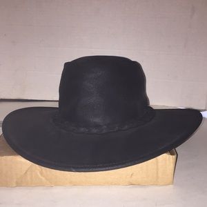 The Fold Up Hat by MINNETONKA Leather Size Small